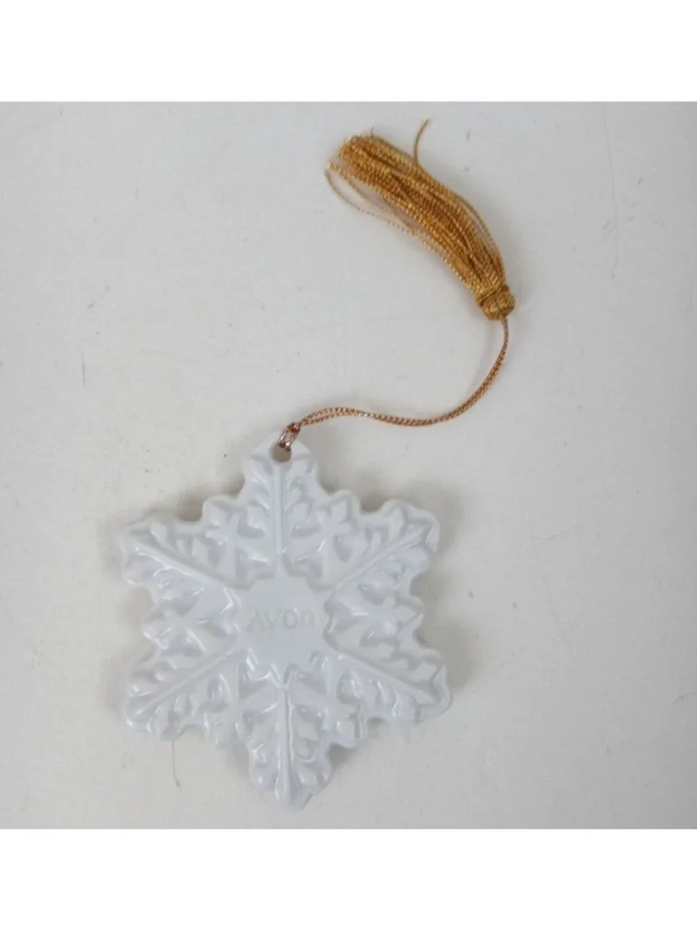 Vintage Avon 1983 Christmas Remembrance Ceramic Snowflake 14K Gold Made In Japan